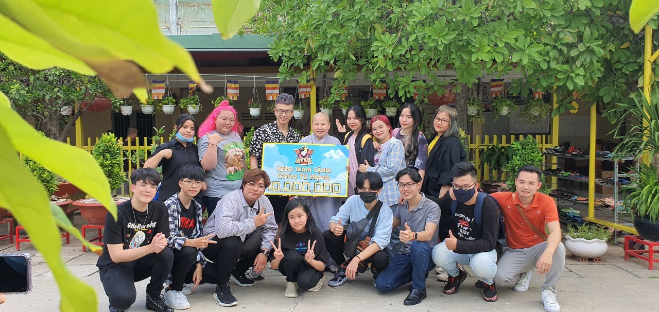 Hero team làm từ thiện tại chùa Từ Hạnh - HERO TEAM