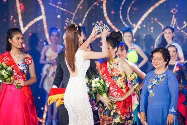 Hoa hậu Phan Thu Quyên: “Tôi đã nếm trải áp lực đeo vương miện” | Báo Dân trí