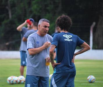 Augusto Inácio :: :: Profil de l'entraîneur :: leballonrond.fr