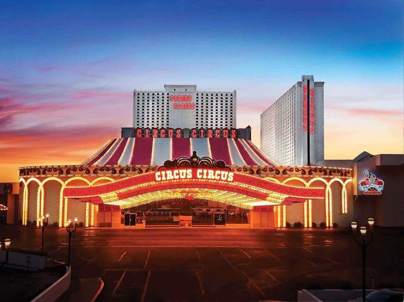 Circus Circus Hotel, Casino & Theme Park từ 544.547 ₫ (4̶.̶7̶1̶0̶.̶0̶0̶8̶ ̶₫̶). Las Vegas Khách sạn - KAYAK